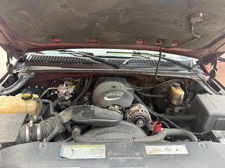 2001 Chevrolet Silverado 1500 LS - Engine Compartment Image